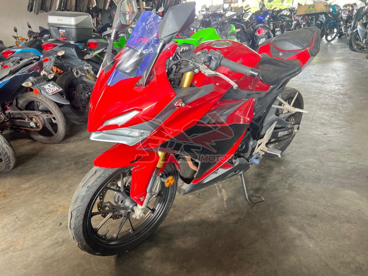 HONDA CBR 150R